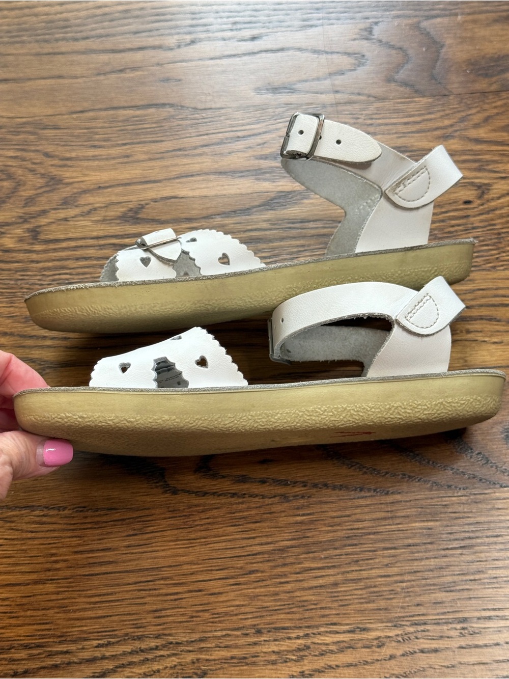 Salt Water Sun-Sans Girls White Sweetheart Cutout Ankle Strap Kids Sandals Sz 1 - Picture 8 of 9